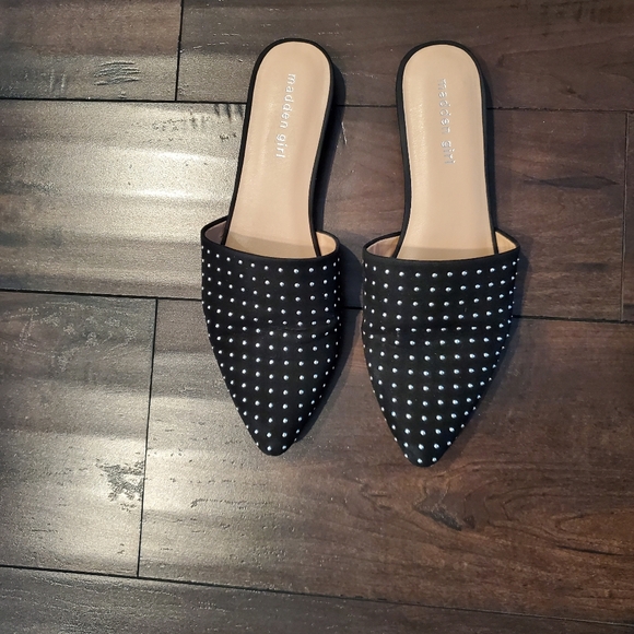 Madden Girl Slip On Flats Black With Small Studs Size 10 - Picture 1 of 6